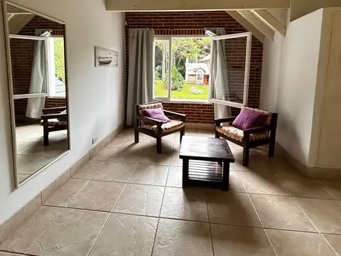 Casa en Alquiler Temporal con 2 cocheras