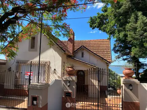 CF1367 - CASA - 4 DORMITORIOS - BARRIO AGUACATES