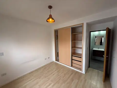 Departamento en Alquiler con 1 cocheras