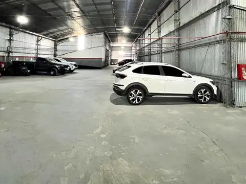 Galpón o edificio de cocheras. Lote constructoras. La Plata