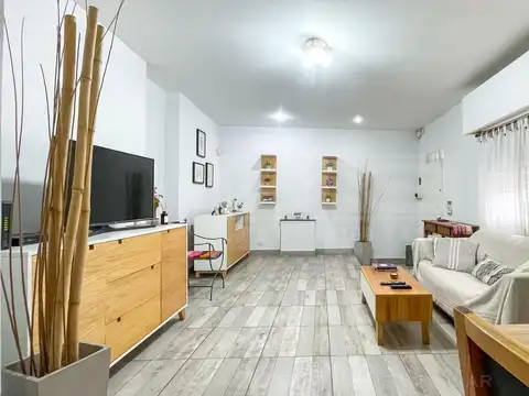 Depto Tipo Casa en Venta en Villa del Parque, USD 190.000