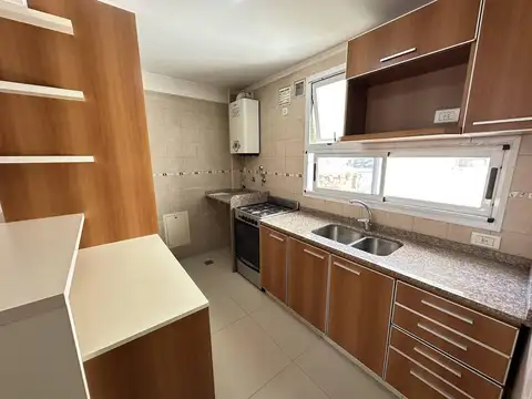 Alvear al 300 entre Colon y Conesa