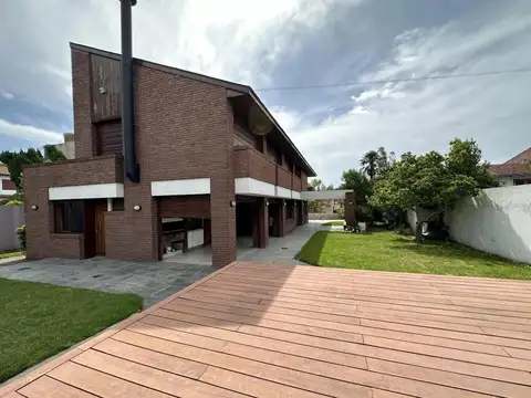 Buenos Aires 3900, Mar Del Plata, Buenos Aires, Argentina.