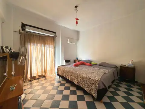 Departamento de 3 ambientes con balcon y terraza