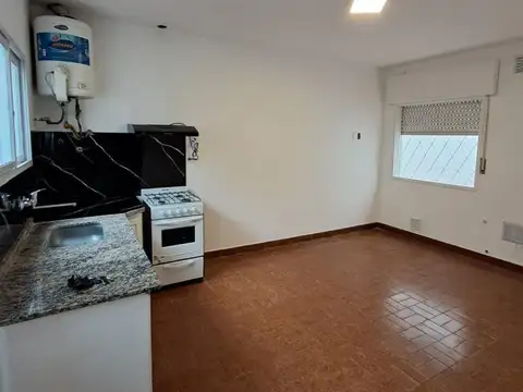 Vendo casa al frente en PH