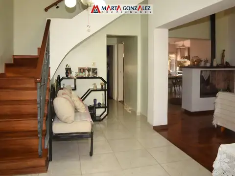 Casa en Venta en Villa Sarmiento, USD 235.000