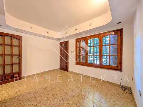 CASA 3 DOMITORIOS CON COCHERA - ZONA SUR