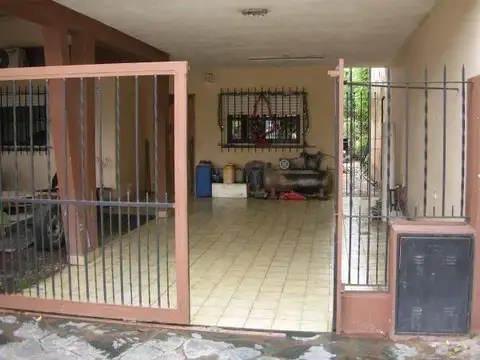 Casa 3 ambientes con 2 baños