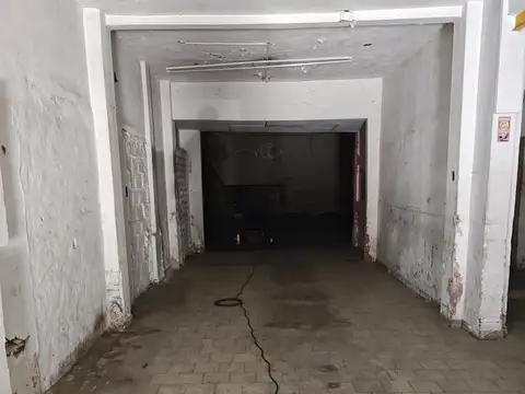 Excelente Local con vivienda en Planta Alta a 15 mts de Ruta Nacional N° 21