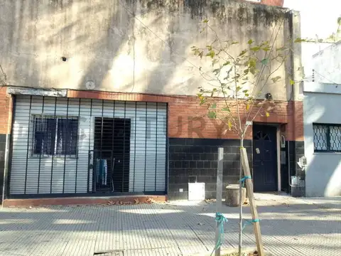 VENTA CASA PARA ALQUILER DE HABITACIONES Y DEPARTAMENTOS EN VILLA GENERAL MITRE, CABA