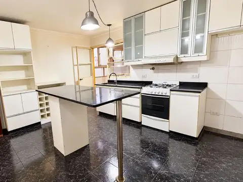 Departamento en Venta en Flores, USD 135.000