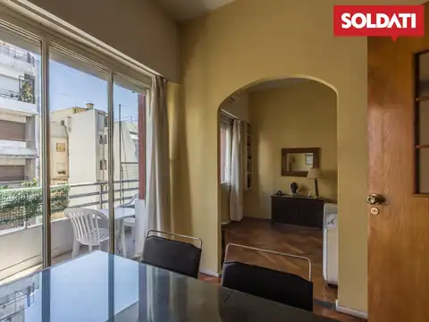 Departamento dos ambientes al frente