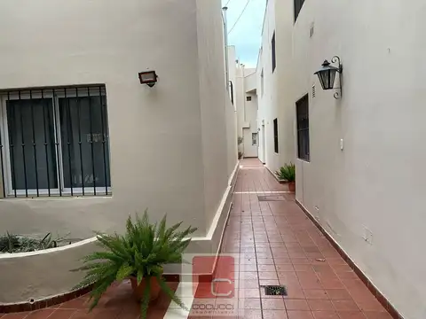 Departamento en Alquiler en Godoy Cruz, $ 400.000