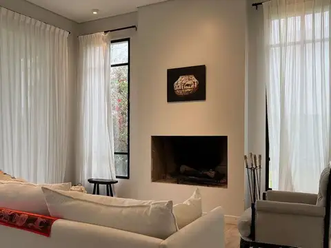 Casa en Alquiler Temporal con 1 cochera