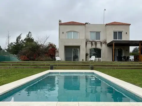 ALQUILER CASA 6 AMBIENTES EN LAS CASUARINAS PILAR