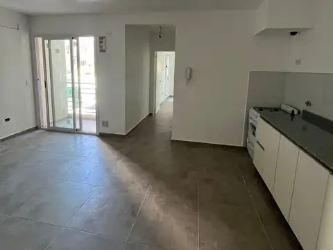 DEPTO DE 2 AMB. HAEDO NORTE, 1° Piso Fondo