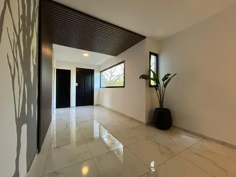 Departamento en Alquiler en Fisherton, $ 980.000