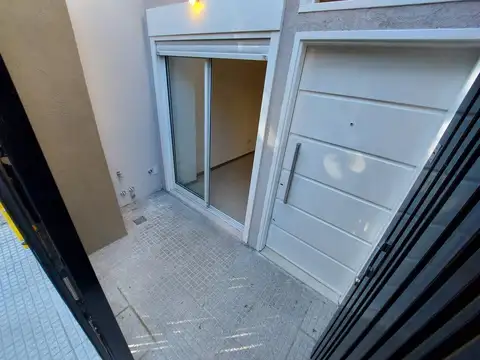 Pje Coliqueo 2200, Piso PB