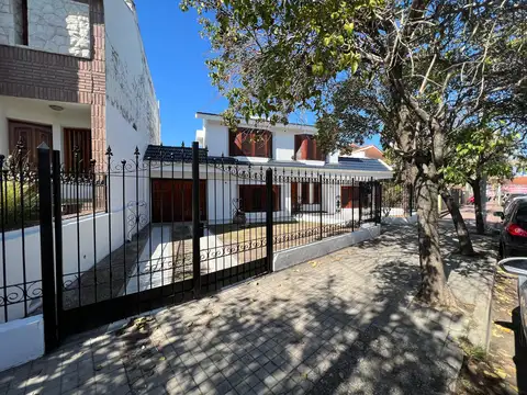 ALQUILER APTO COMERCIAL OFICINAS/CONSULTORIOS