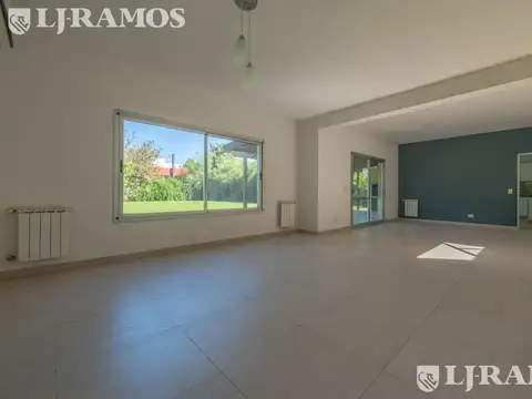 Casa 7 ambientes con 3 baños
