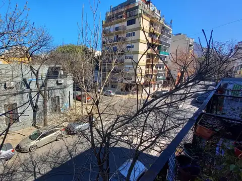 Departamento 2 Ambientes al frente en Venta en Colegiales APTO CRÉDITO!