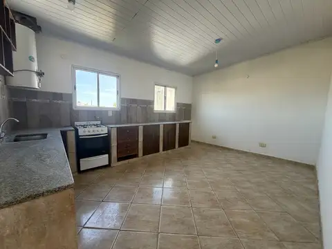 Departamento en Alquiler en Villa Luzuriaga, $ 700.000