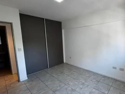 Departamento en Alquiler en Castelar Norte, $ 730.000