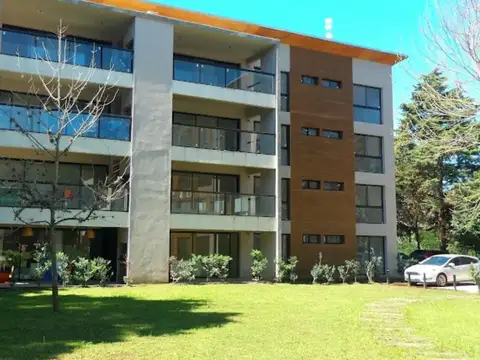 Departamento en Alquiler con 1 cocheras