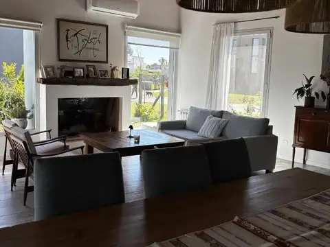 Casa en Venta en Pilar del Este - Santa Emilia, USD 165.000