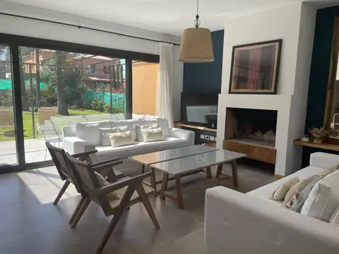Casa en Alquiler Temporal en Los Berros, USD 3.800