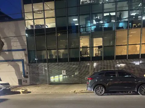 EXCELENTE COCHERA FIJA MUY AMPLIA  2DO SUBSUELO