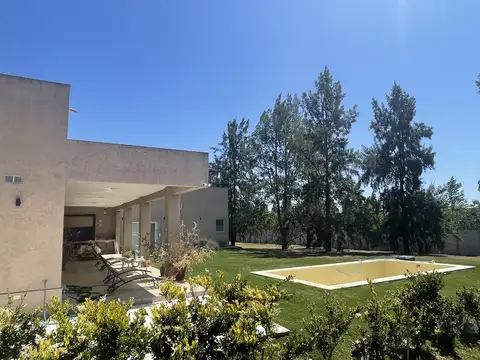 Casa  en Venta ubicado en Casuarinas del Pilar, Zelaya, Pilar