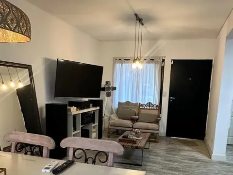 Depto Tipo Casa en Alquiler de 3 ambientes