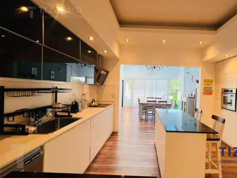 Casa 6 ambientes con 5 baños
