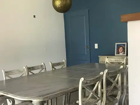 Casa 5 ambientes con 4 baños