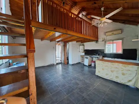 Casa 2 ambientes con 1 baño