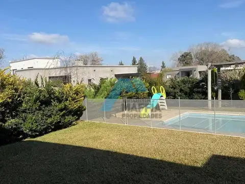 Casa en Venta con 1 cochera