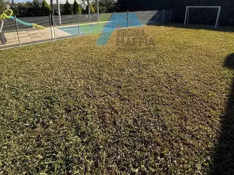 Casa con pileta - PILAR DEL ESTE