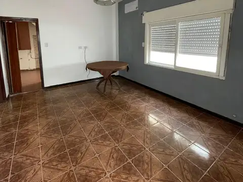 Vuelta de Obligado 1500, Piso PB