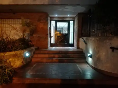 Av Pte J D Peron 700, Piso 1