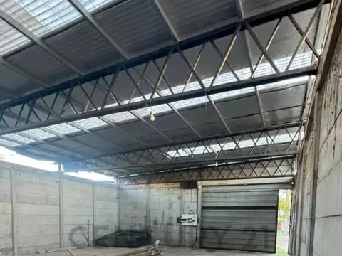 Galpon en Venta 33,75  mts Fondo