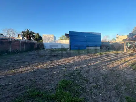 Galpón sobre lote de 337 m² en Villa Elvira