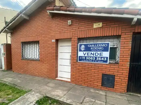 Venta casa a Ituzaingo a reciclar excelente Ubicacion