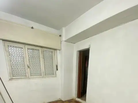 Venta casa a Ituzaingo a reciclar excelente Ubicacion