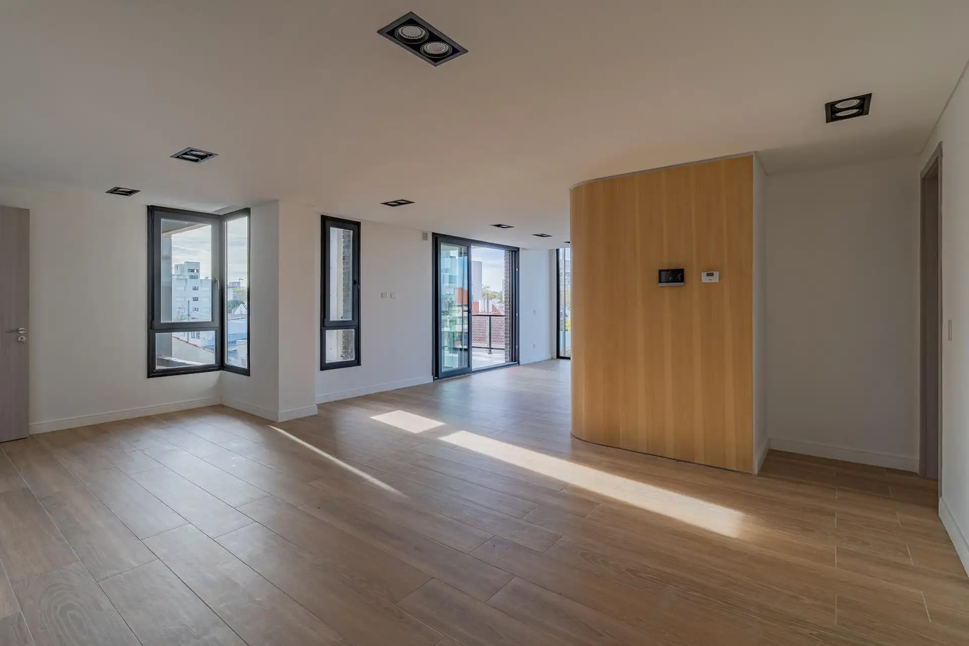 Semipiso en venta de 3 ambientes con cochera en Chauvin
