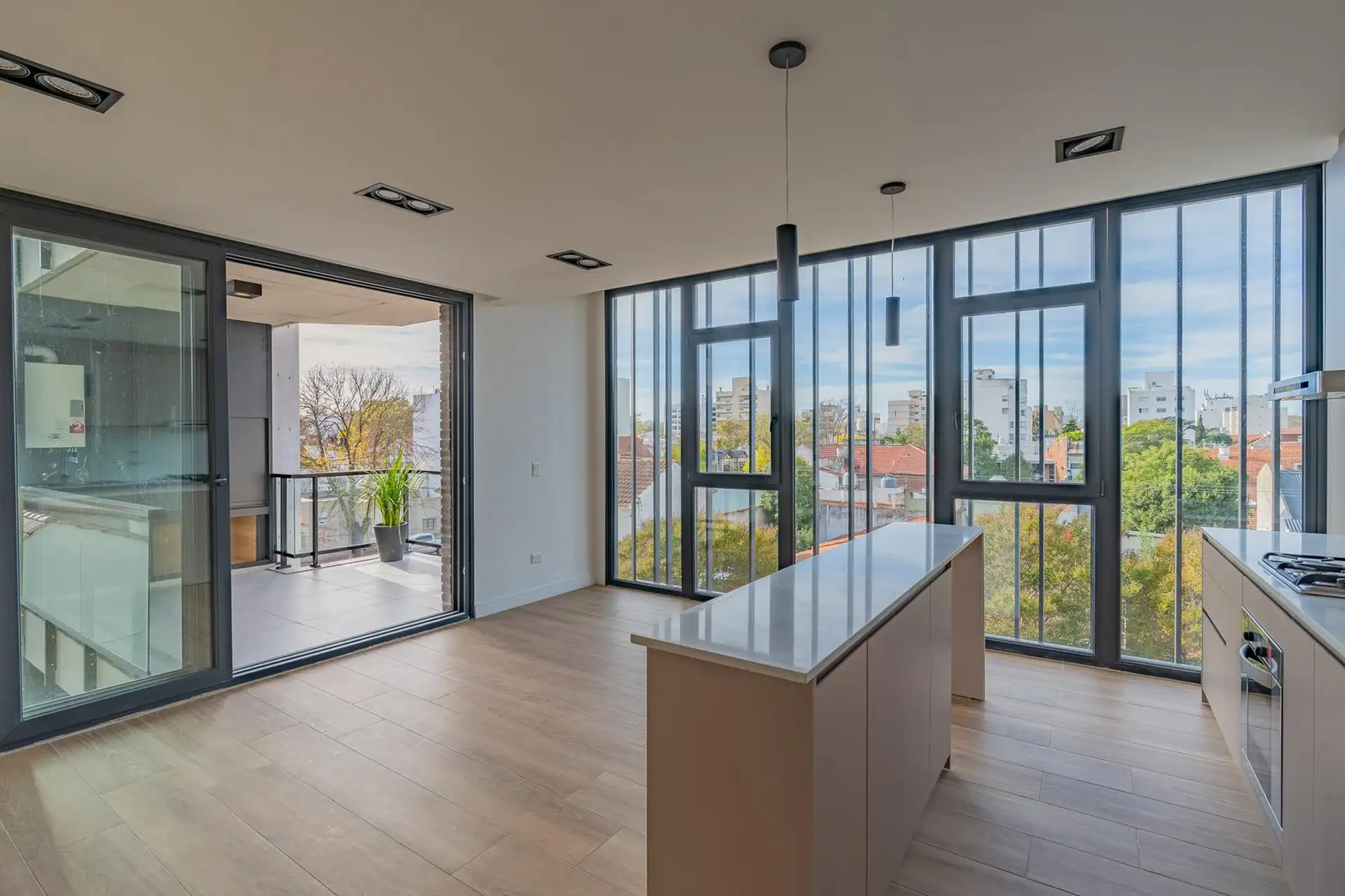 Semipiso en venta de 3 ambientes con cochera en Chauvin