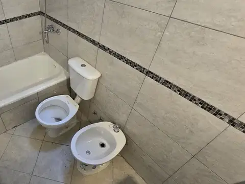 ALQUILER DEPTO. 3 AMB. P.BAJA C/PATIO Y BAULERA