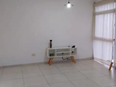 Departamento en Alquiler en Castelar Sur, $ 650.000