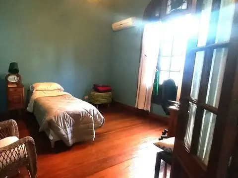 VENDE - Casa de 4 amb. en Villa del Parque -866x36
