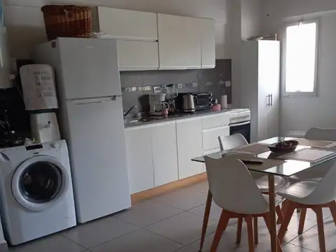 Escobar Alberdi 100